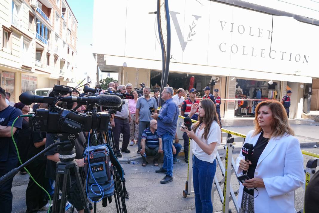 İzmir’deki faciada kahreden detaylar: Kimi kendine ayakkabı bakıyordu kimi pazara gidiyordu 52